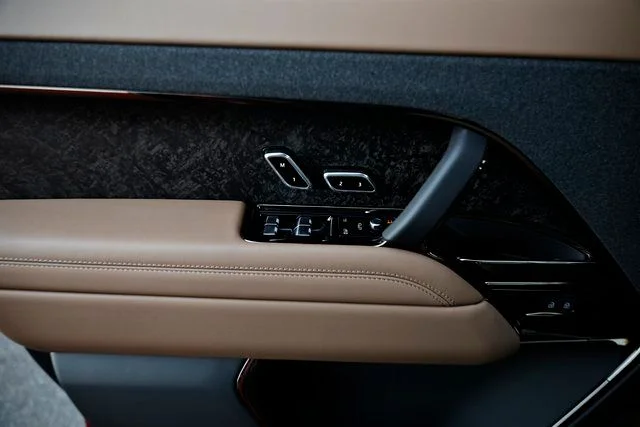 2025 Land Rover Range Rover Sport SE - Photo 16