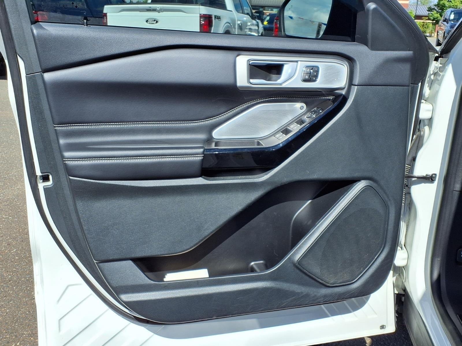 Used 2023 Star White Metallic Tri-Coat Ford ST image 29