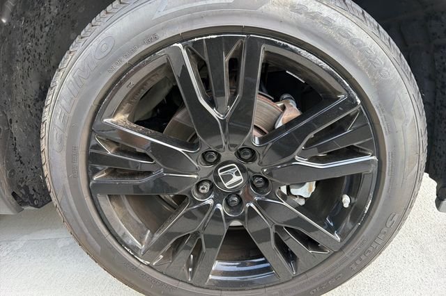 Certified Used 2022 Platinum White Pearl Honda Special Edition image 5