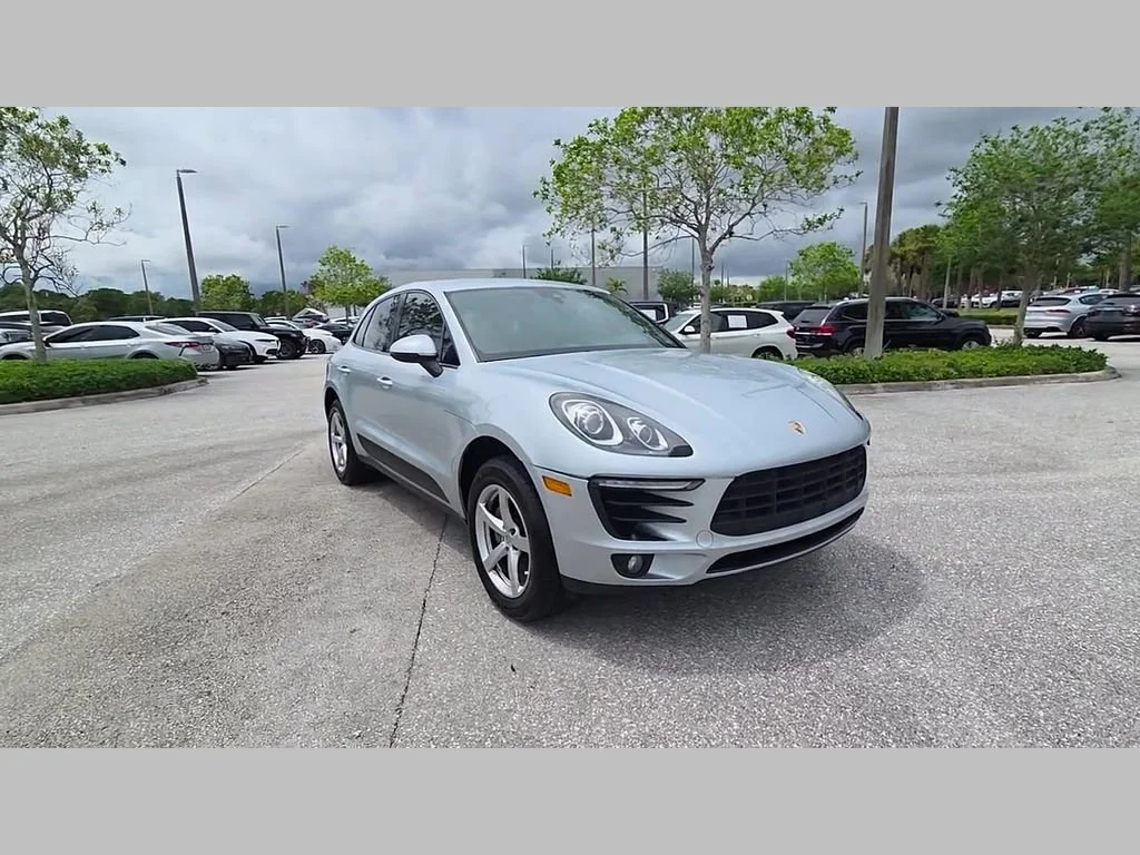 Used 2018 Silver Porsche  image 51