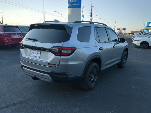 Used 2025 Lunar Silver Metallic Honda TrailSport image 7