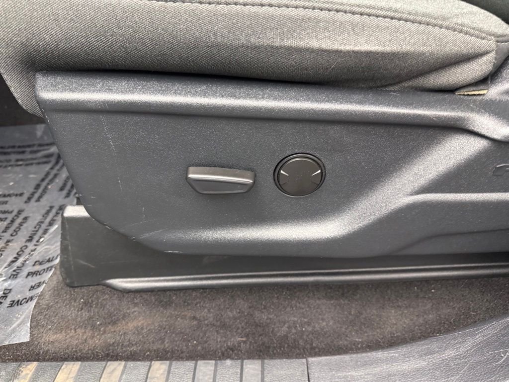 Used 2025 White Ford XLT image 60