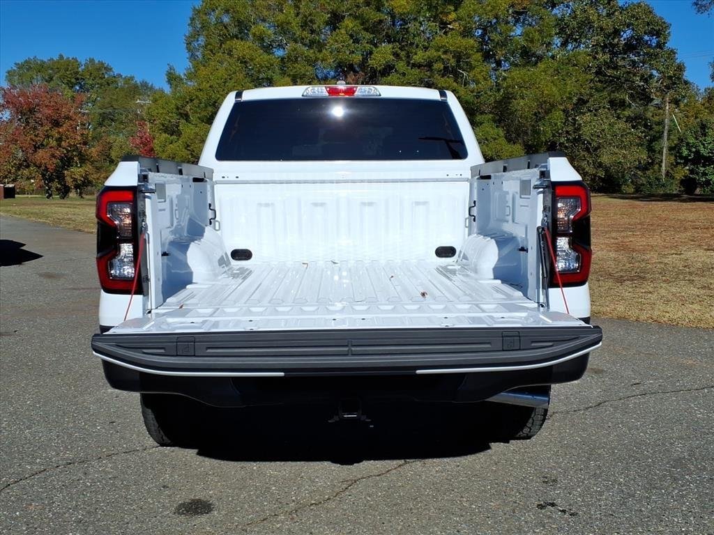 New 2025 Oxford White Ford XLT image 22