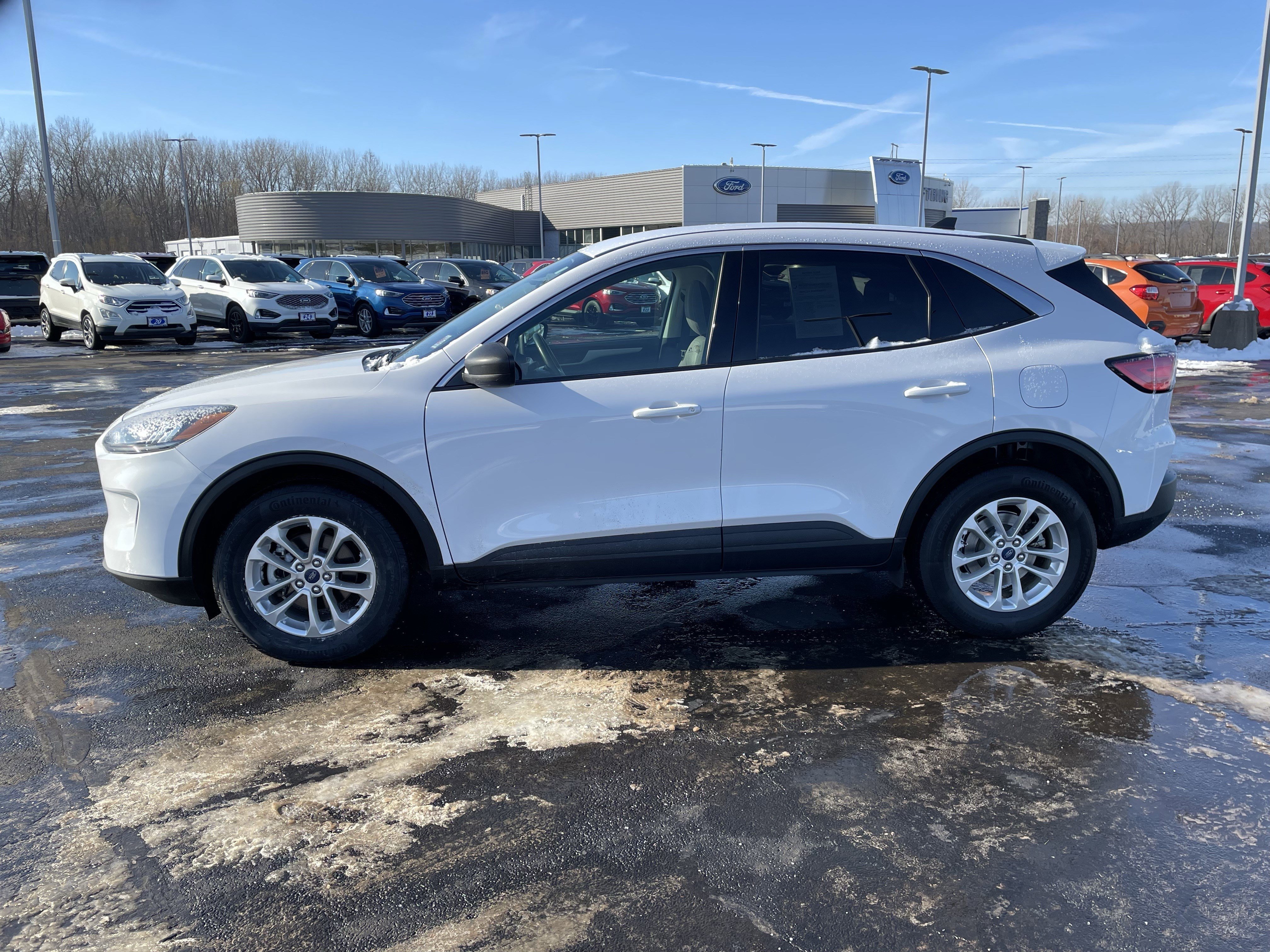 Used 2022 Ford Escape SE with VIN 1FMCU9BZ7NUB06040 for sale in East Peoria, IL