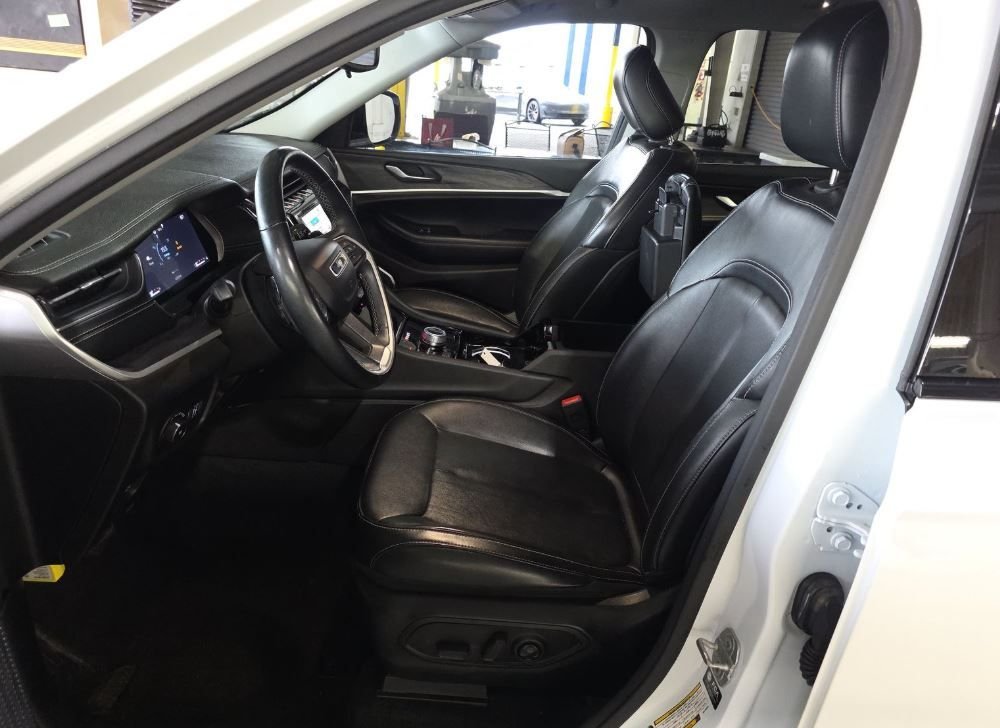 Used 2021 White Jeep Limited image 7