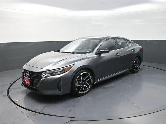 Used 2025 Gray Nissan SR image 3