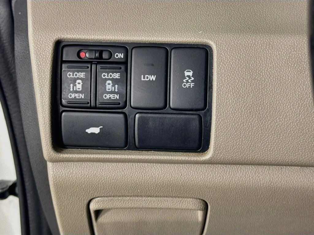 Used 2015 White Honda EX-L image 11