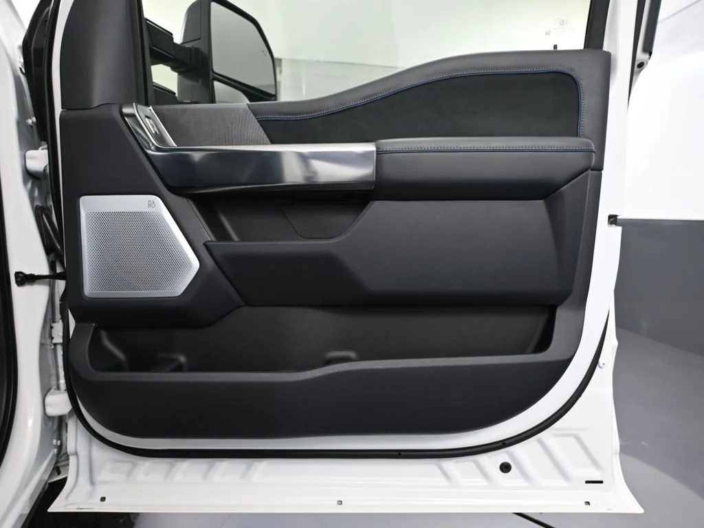 2025 Ford F-250 Super Duty Platinum - Photo 40