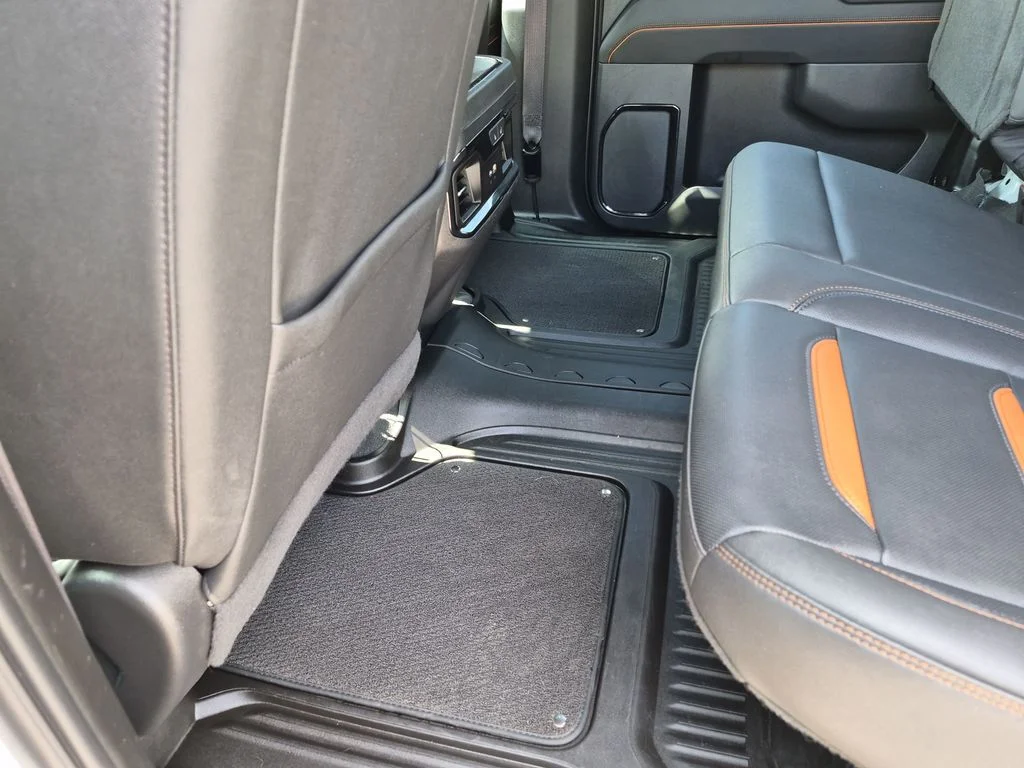 Used 2023 White GMC AT4 image 38