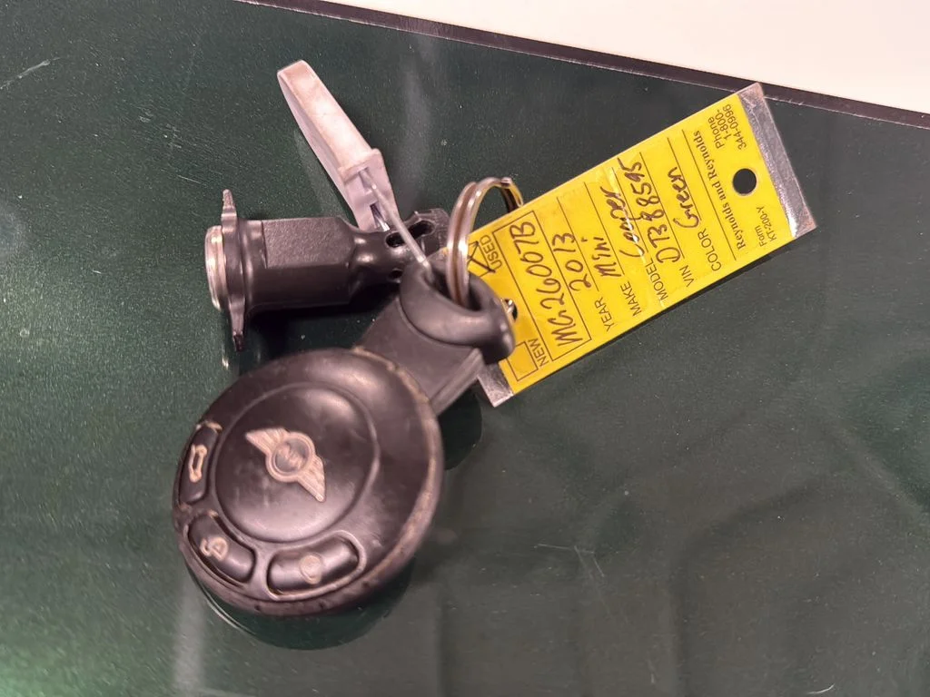 Used 2013 Green MINI Base image 14