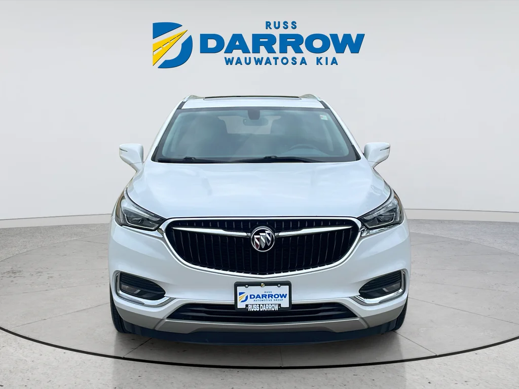Used 2019 White Buick Essence image 8