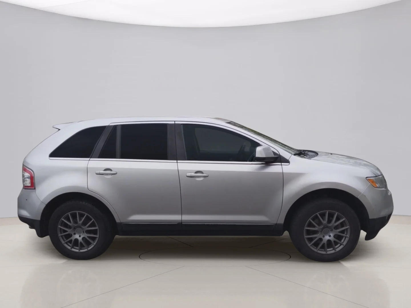 Used 2010 Gray Ford LIMITED image 4