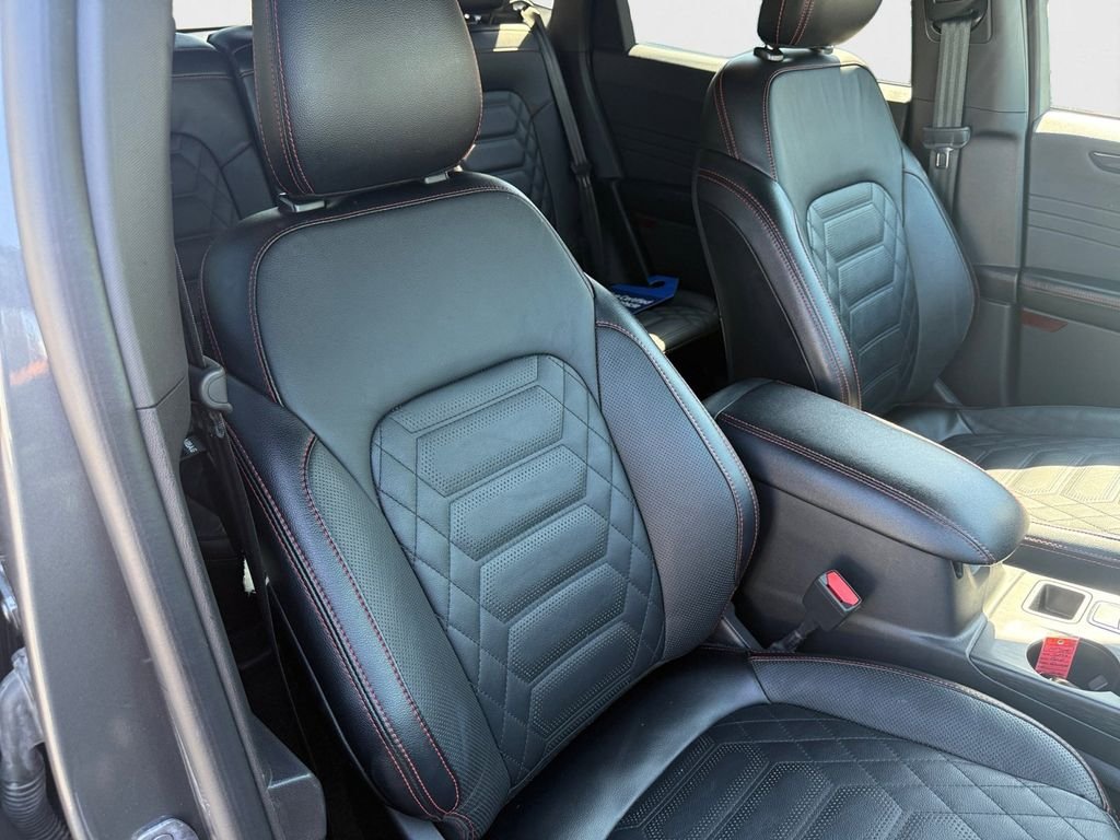 Used 2024 Gray Ford ST-Line Elite image 27