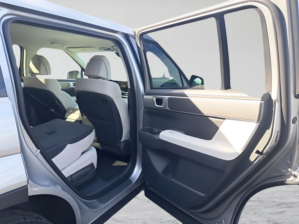 New 2026 Silver Hyundai SE image 13