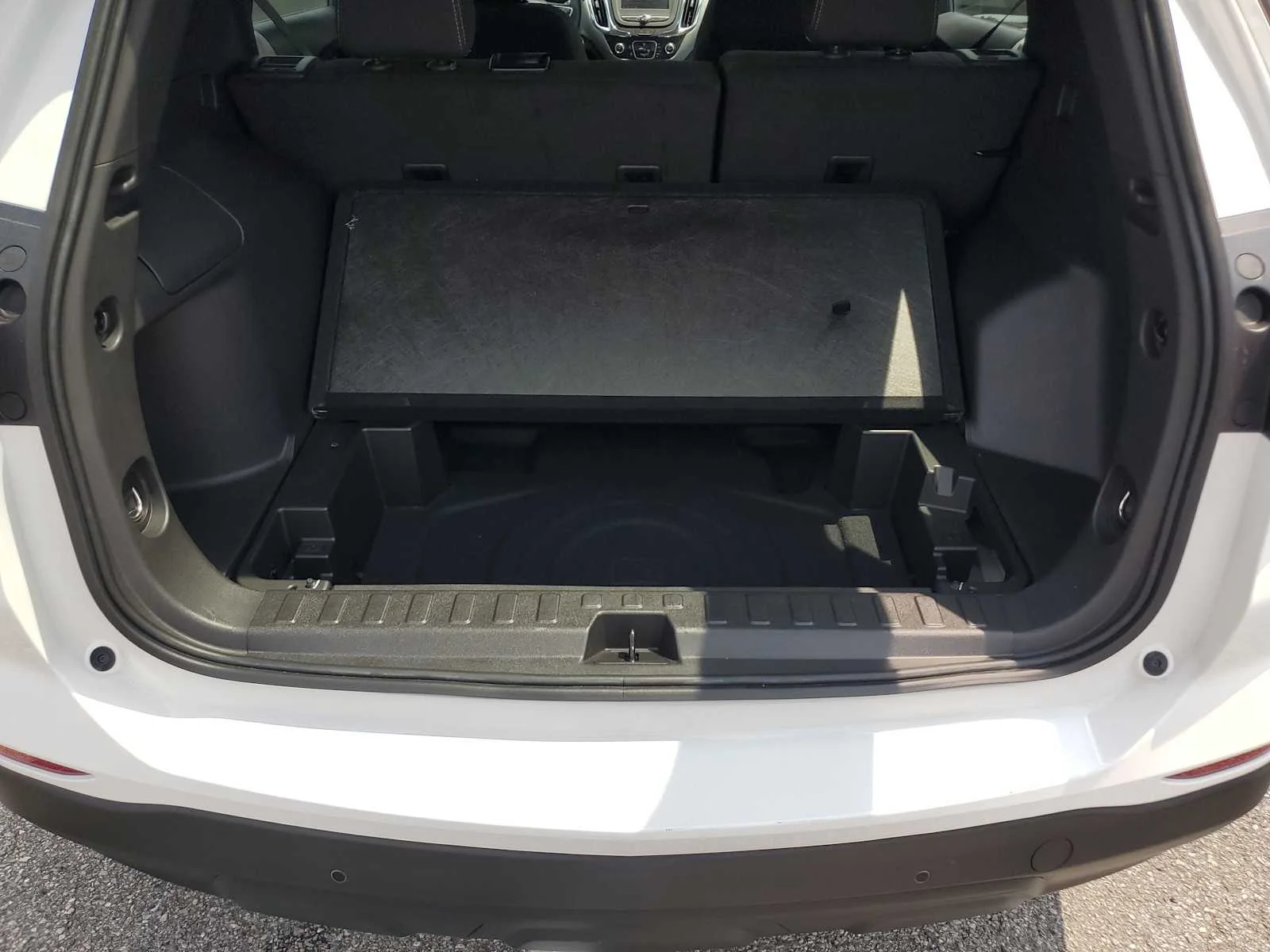 Used 2024 Summit White Chevrolet LS image 6