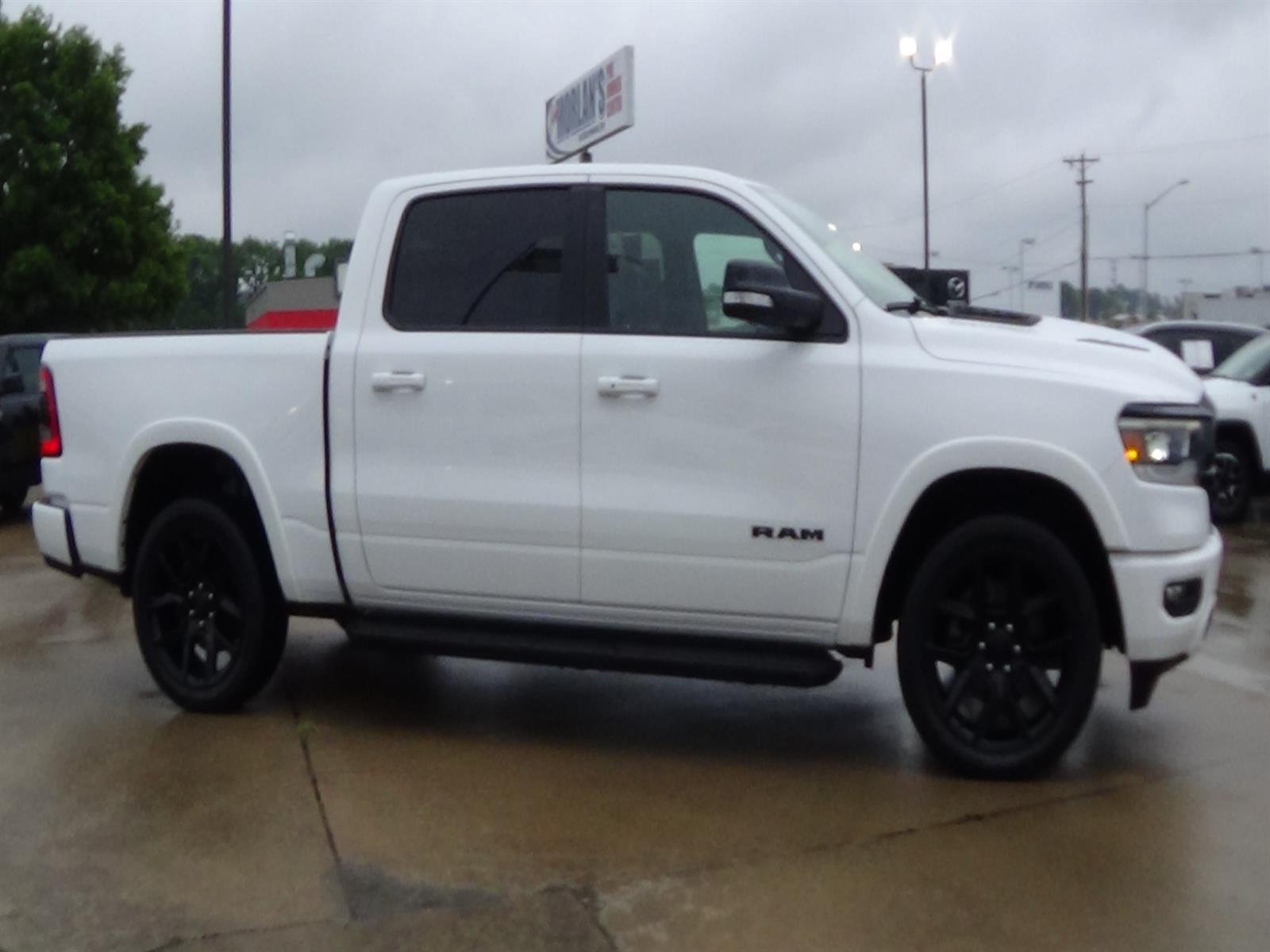 Used 2022 Bright White Clear Coat (pw7) RAM Laramie image 5