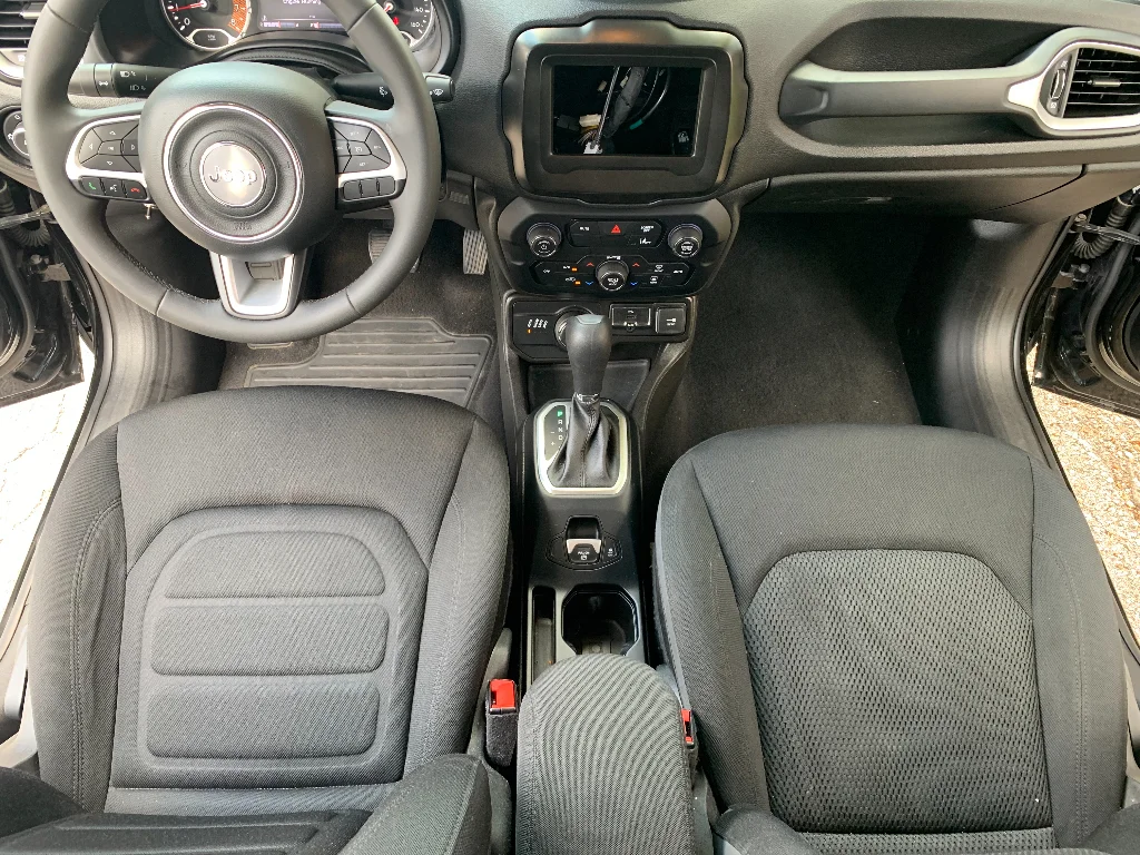 Used 2021 Black Clearcoat Jeep Latitude image 15