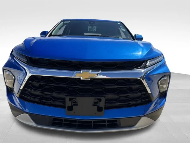 Used 2025 Blue Chevrolet LT image 3