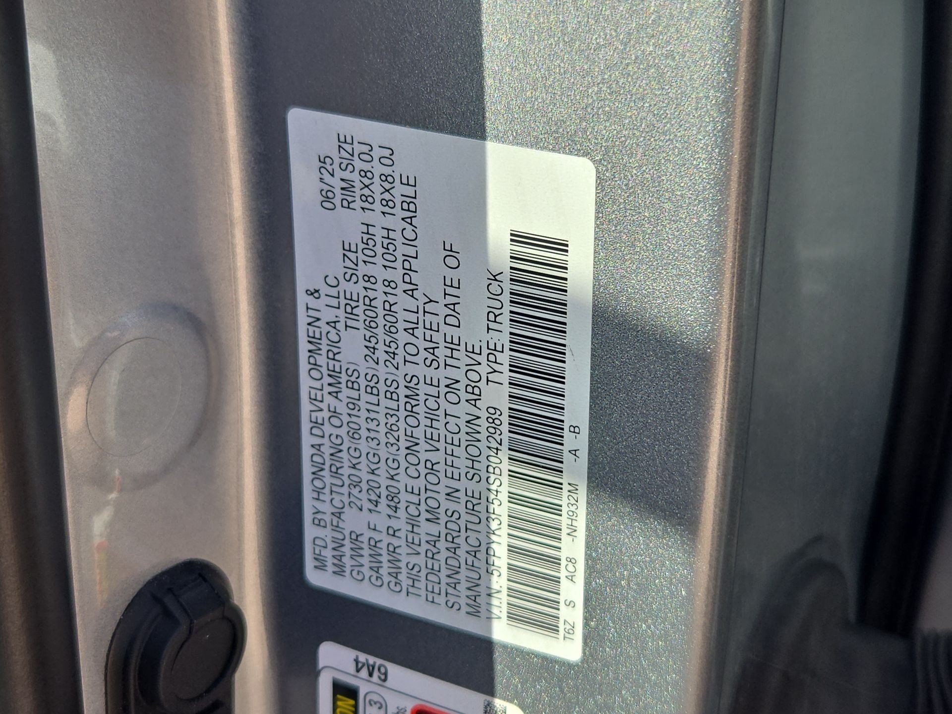 Certified Used 2025 Solar Silver Metallic Honda AWD RTL image 34