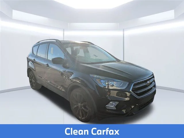 Used 2019 Black Ford SE image 4