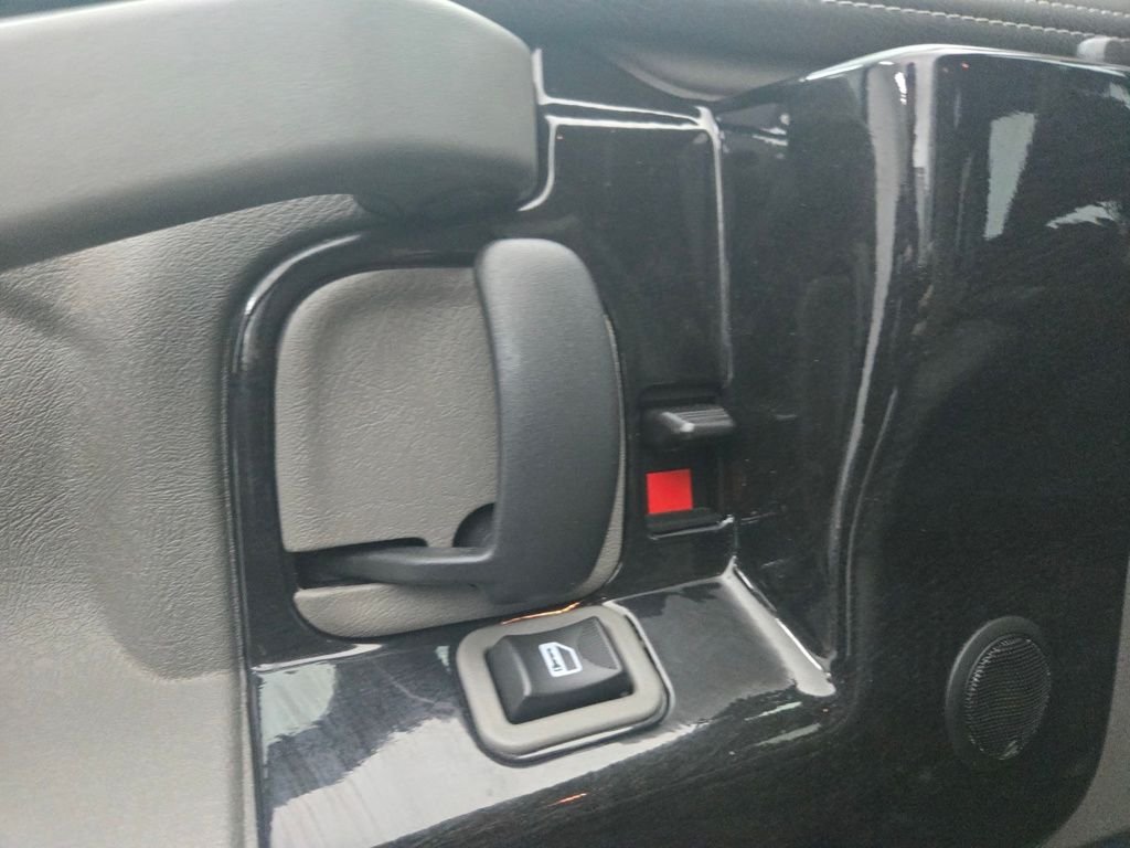 Used 2020 Summit White Chevrolet Explorer Limited SE image 16