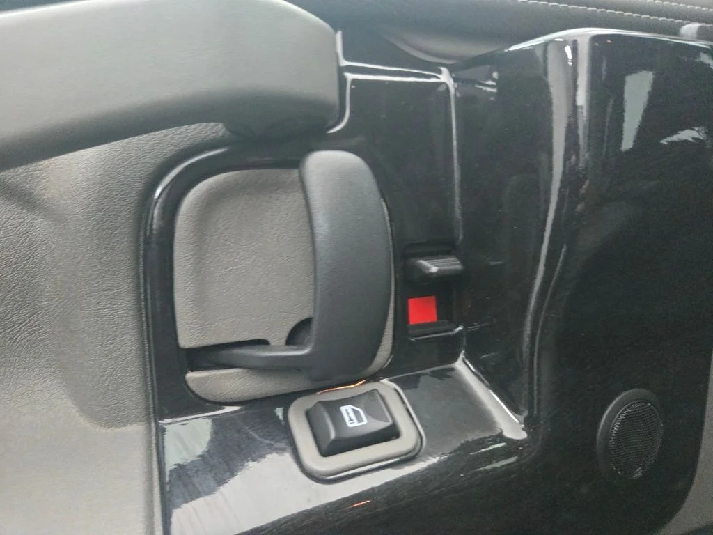 Used 2020 Summit White Chevrolet Explorer Limited SE image 16