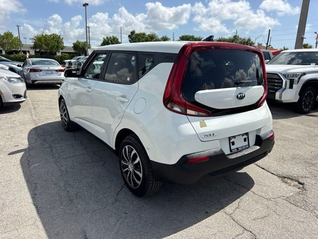 Used 2021 White Kia LX image 5