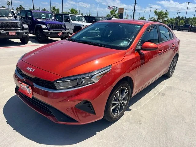 Used 2024 Red Kia LXS image 3
