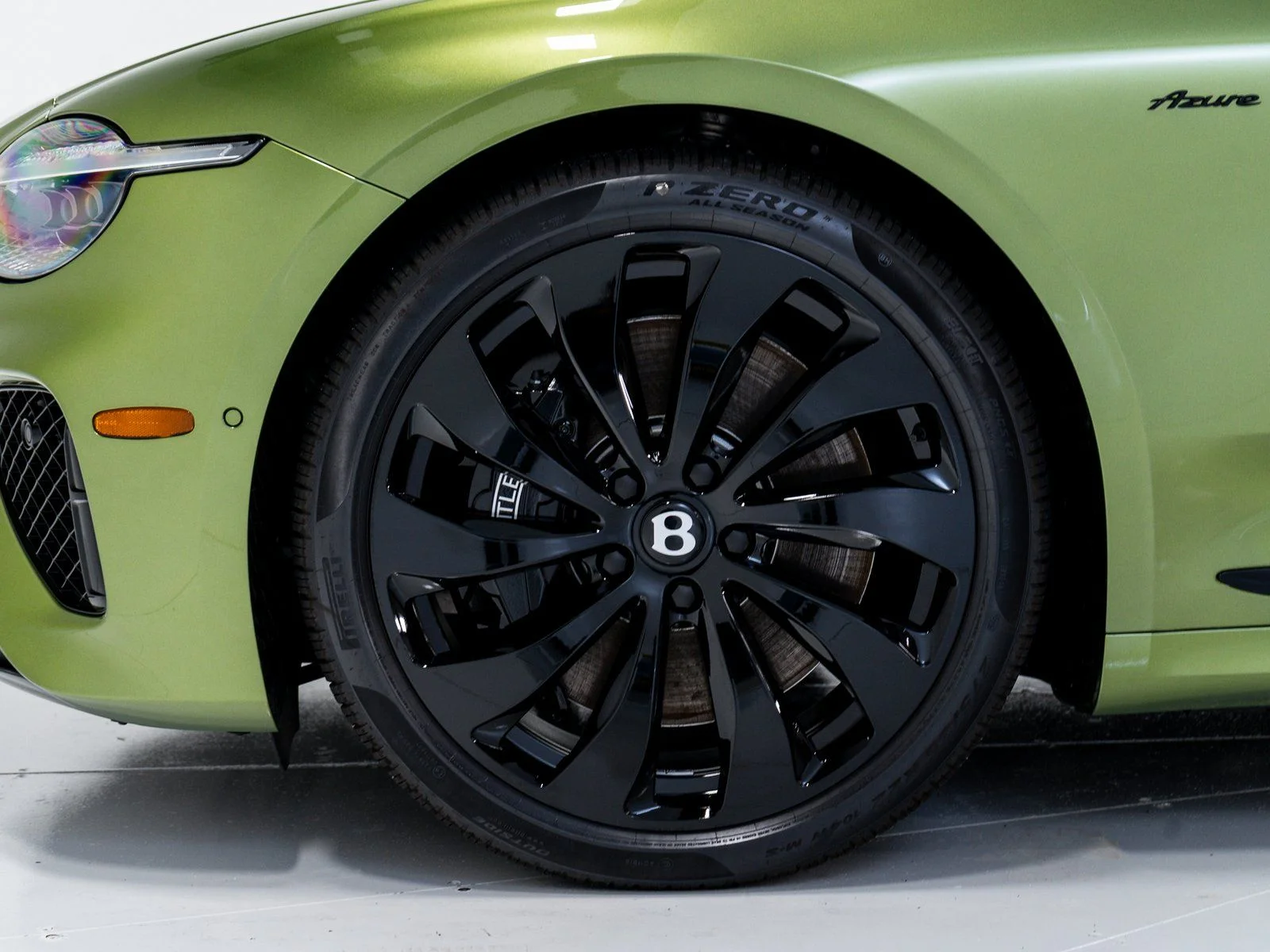 New 2026 Tourmaline Green - by Mulliner Bentley Azure image 36