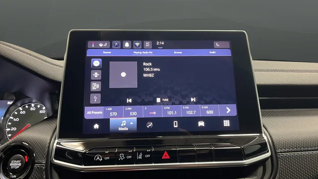 Used 2025 Diamond Black Jeep Latitude image 14