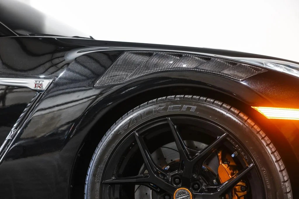 Used 2017 Black Nissan Premium image 7