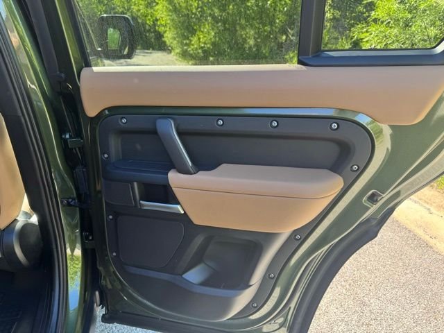New 2026 Woolstone Green Land Rover X-Dynamic SE image 15