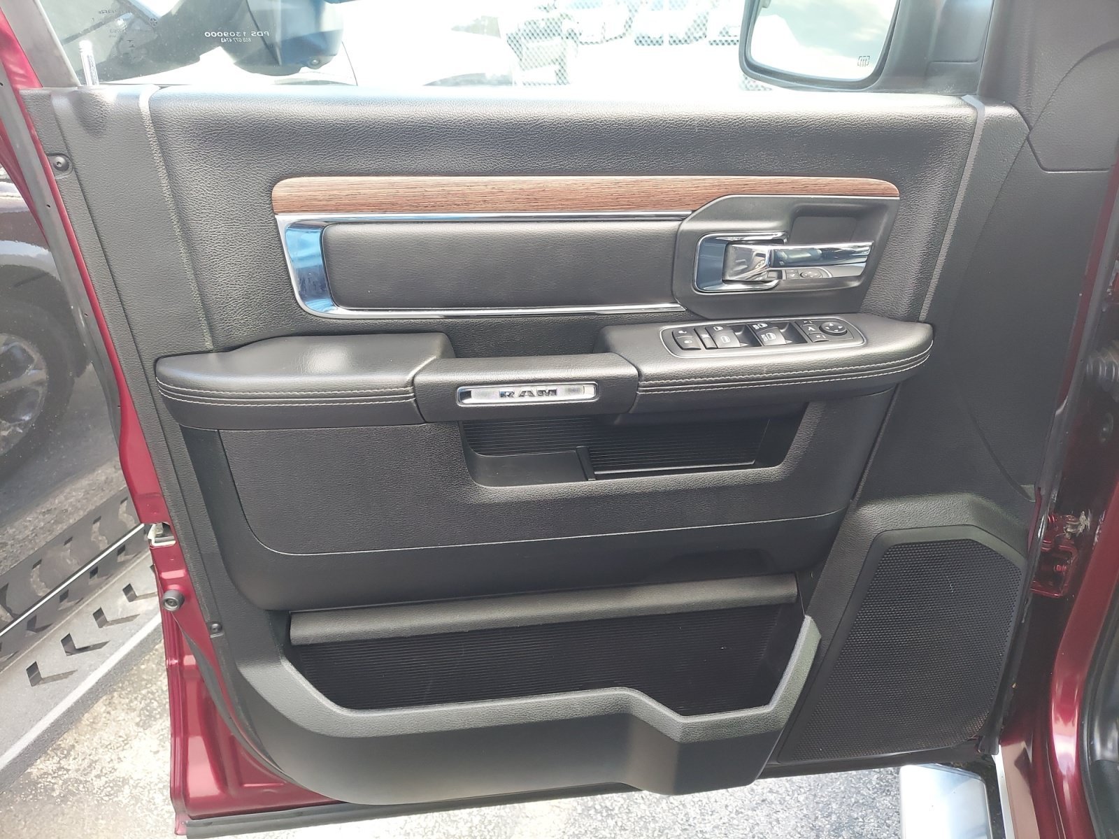 Used 2018 Delmonico Red Pearlcoat Ram Laramie image 29