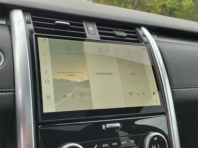 New 2025 Santorini Black Land Rover Metropolitan Edition image 34