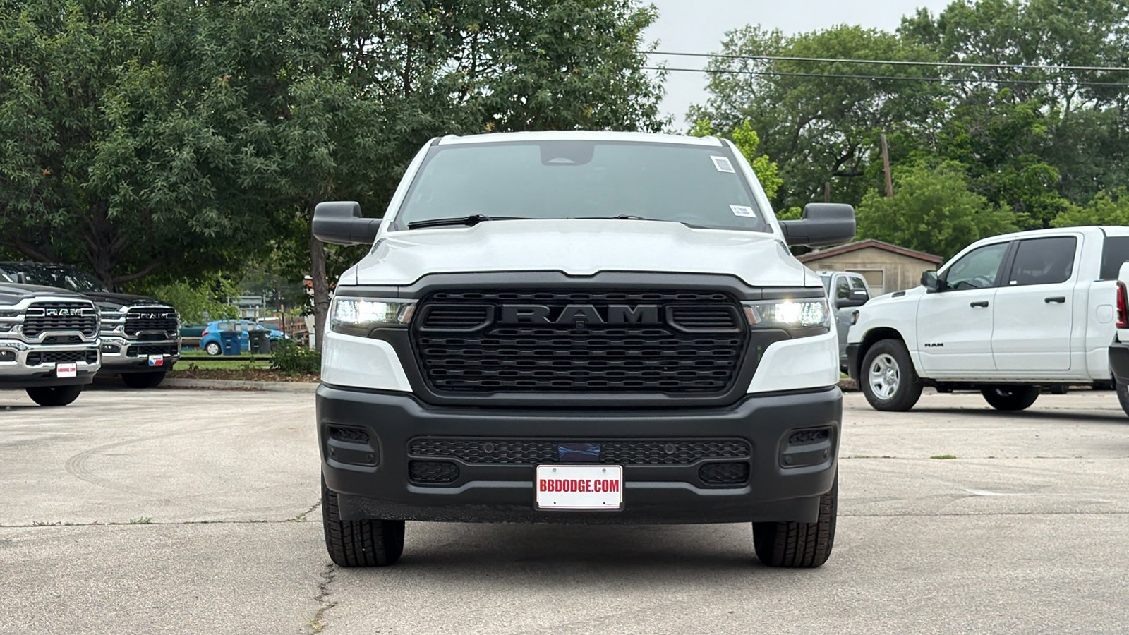 New 2026 Bright White Clear-Coat Exterior Paint RAM Tradesman image 2