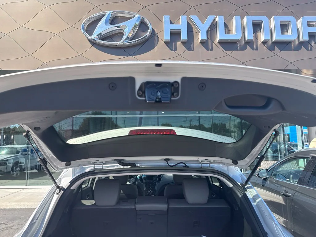 Used 2014 Silver Hyundai Base image 20