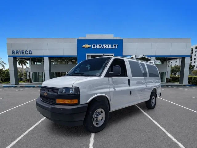 Used 2025 White Chevrolet Work Van image 4