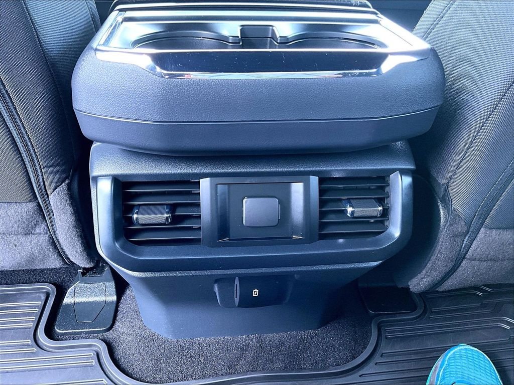 Used 2022 White Metallic Ford XL image 27