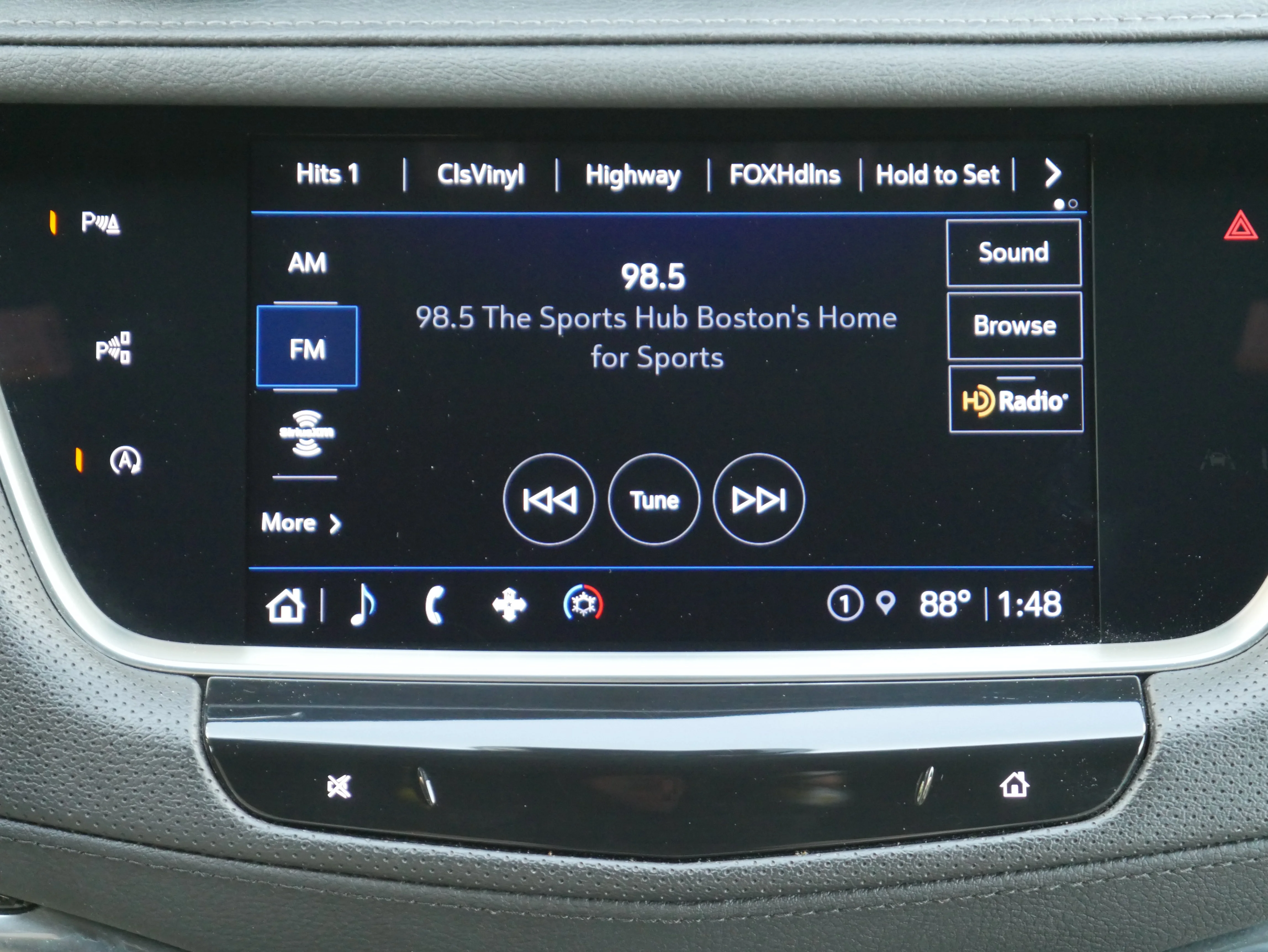 Used 2022 Rosewood Metallic Cadillac Sport image 17