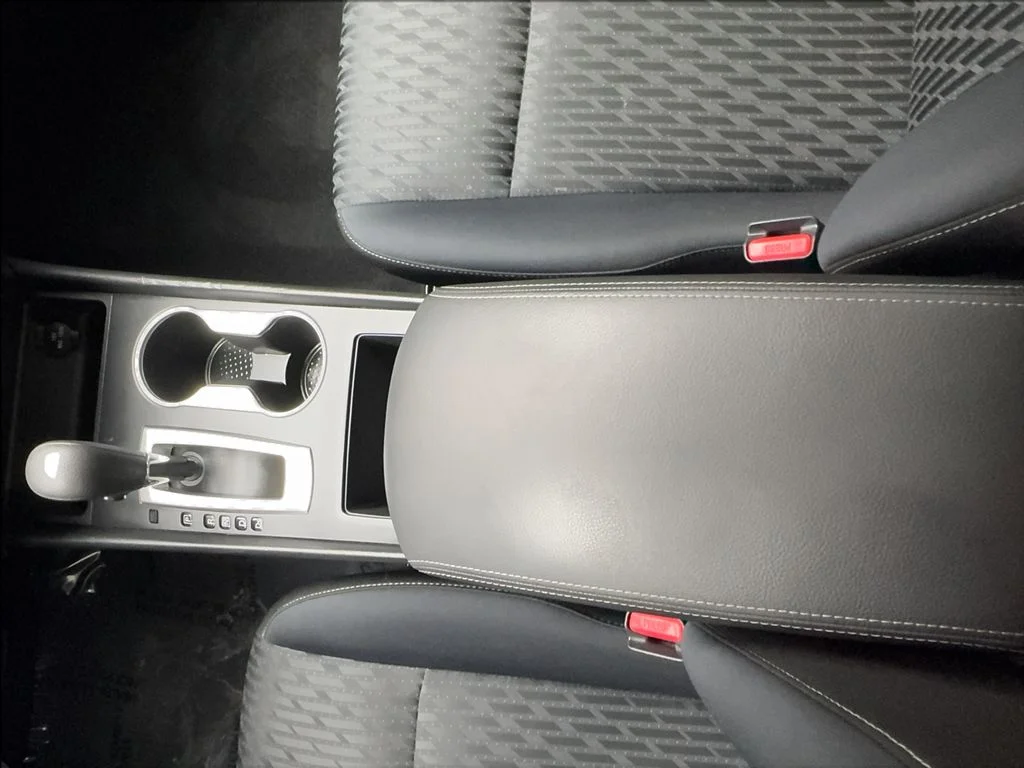 Used 2018 Silver Nissan 2.5 S image 37