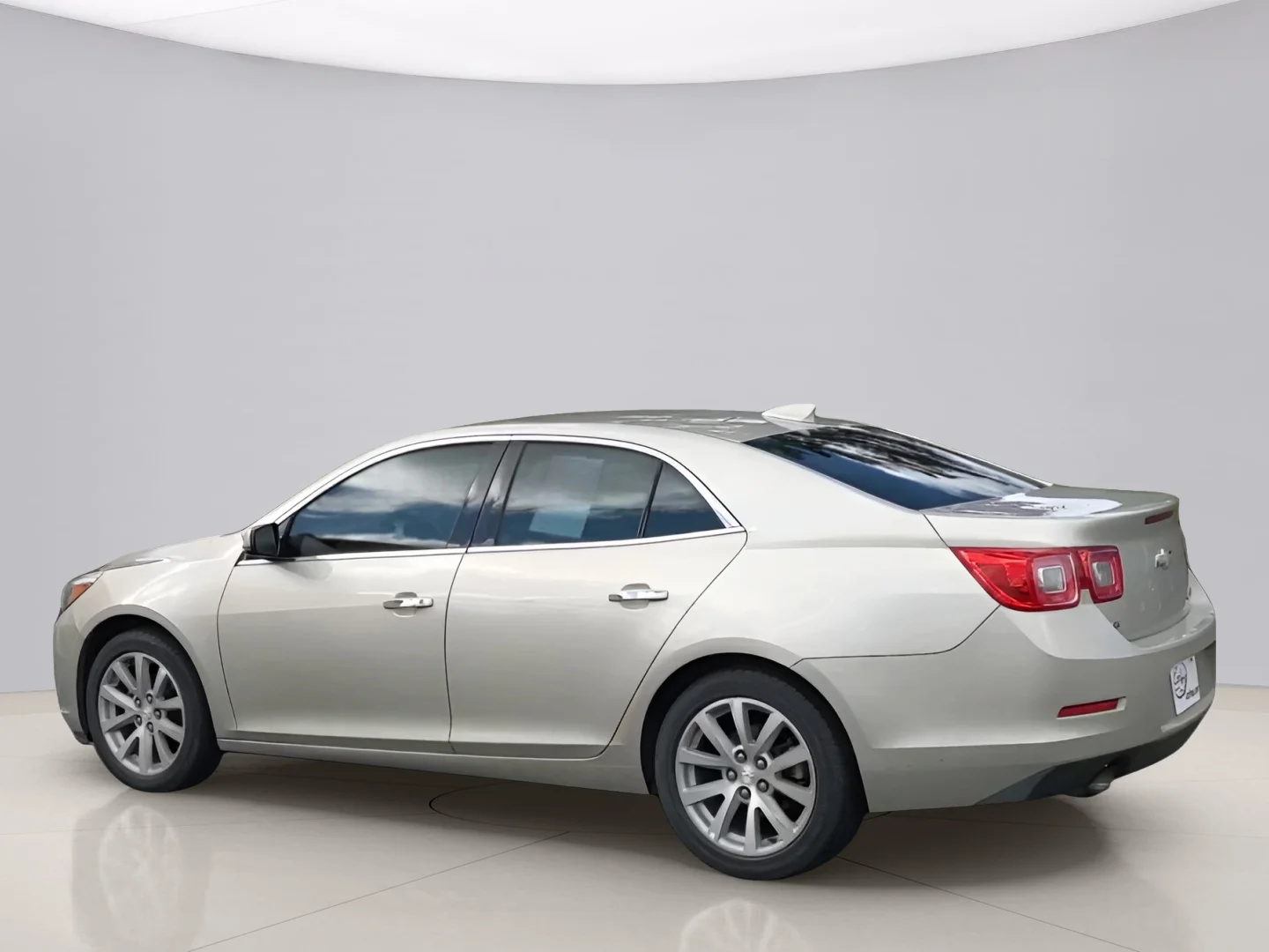 Used 2016 Silver Chevrolet LTZ image 5