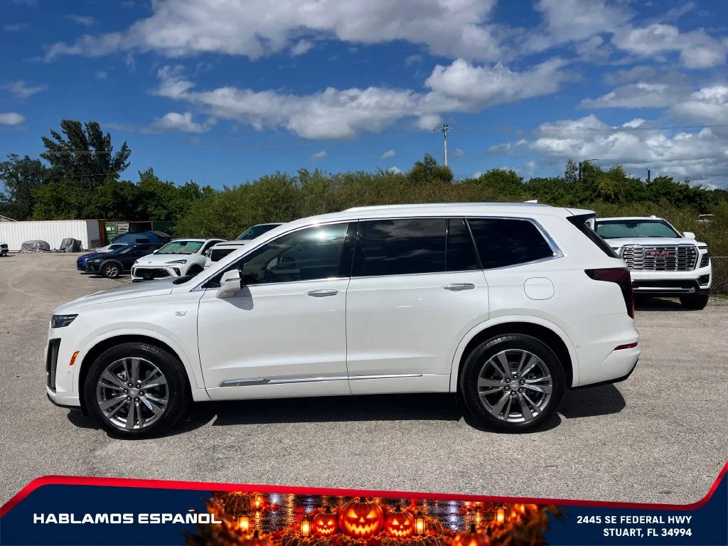 Used 2023 CRYSTAL WHITE TRICOAT Cadillac AWD Premium Luxury image 4