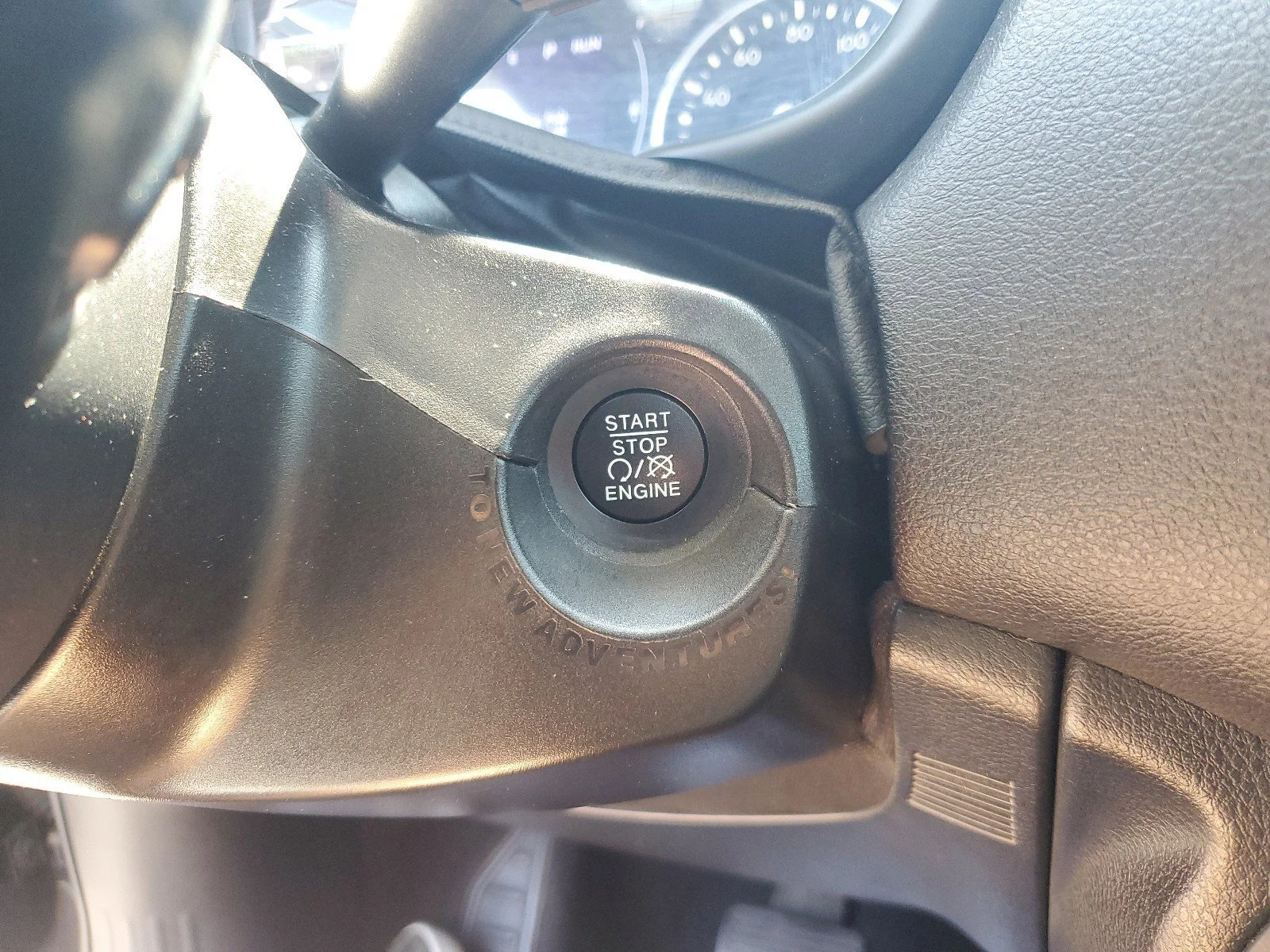 Used 2018 Granite Crystal Metallic Clearcoat Jeep Altitude image 21