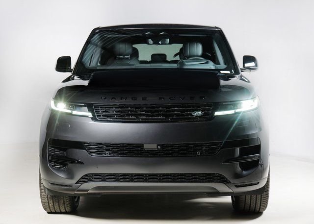 New 2026 Carpathian Grey Land Rover SE image 8