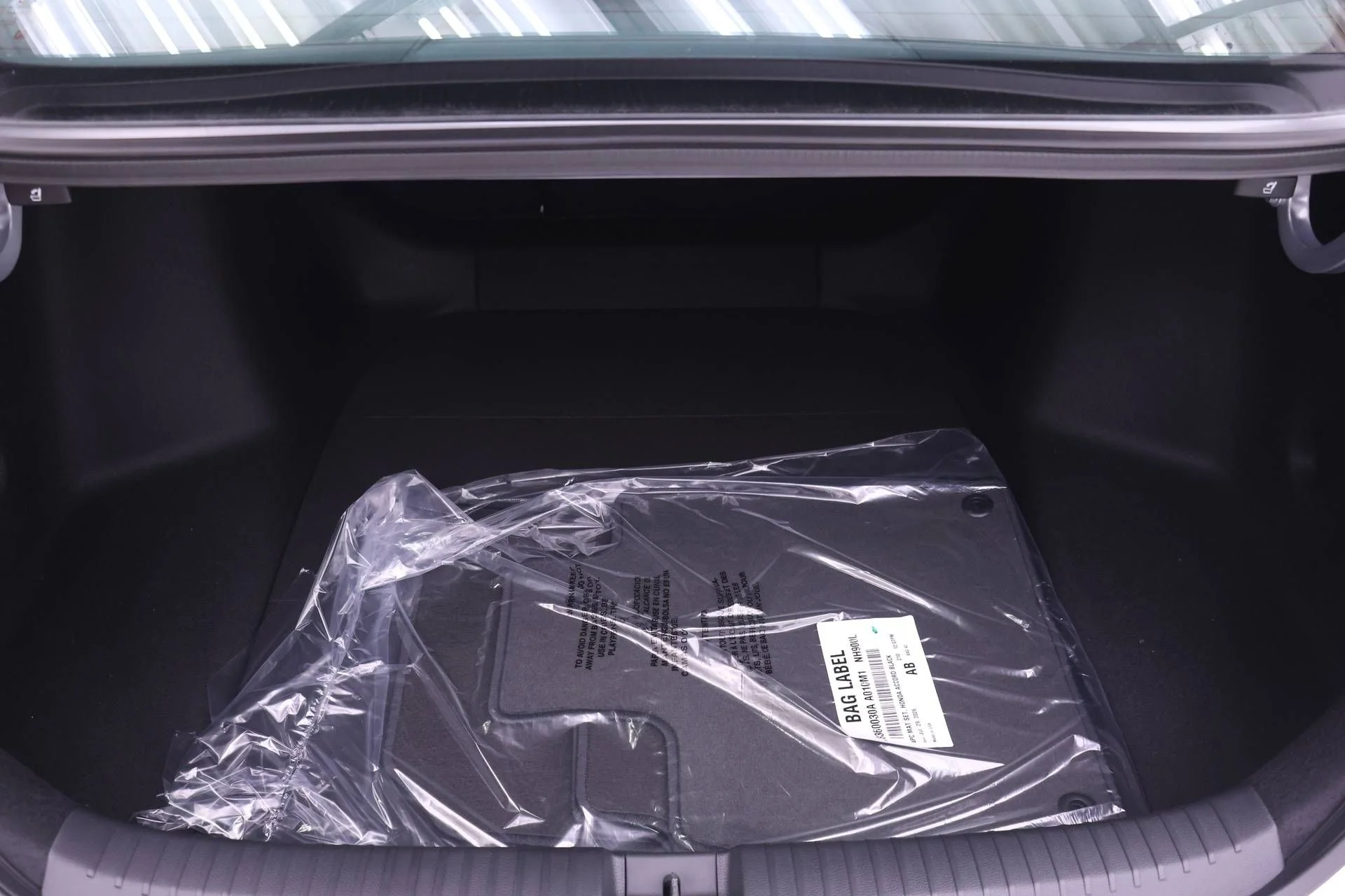New 2026 Solar Silver Metallic Honda SE image 14