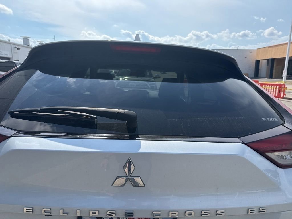 Used 2023 Diamond White Mitsubishi ES image 4