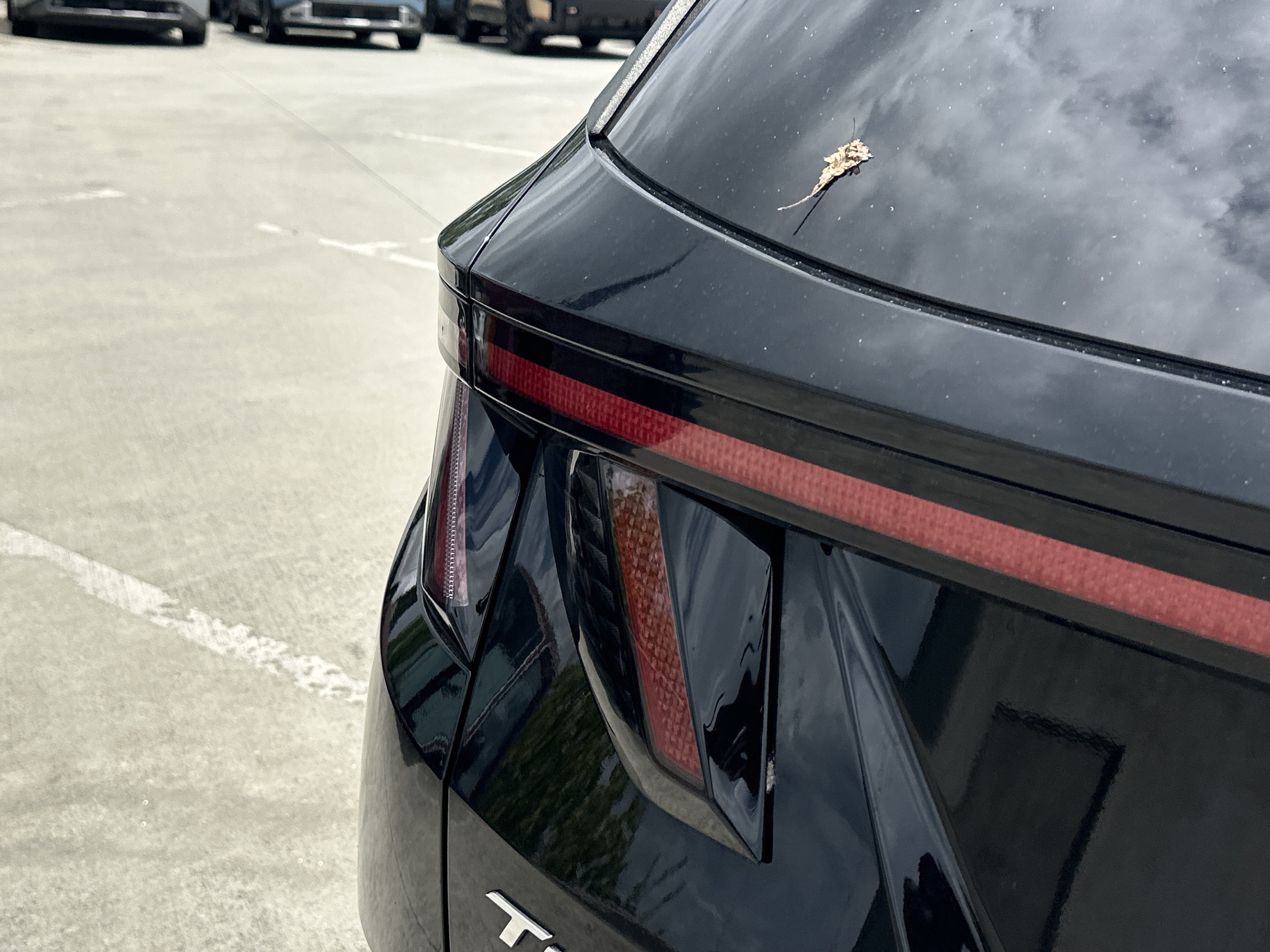 Used 2022 Phantom Black Hyundai SEL image 21