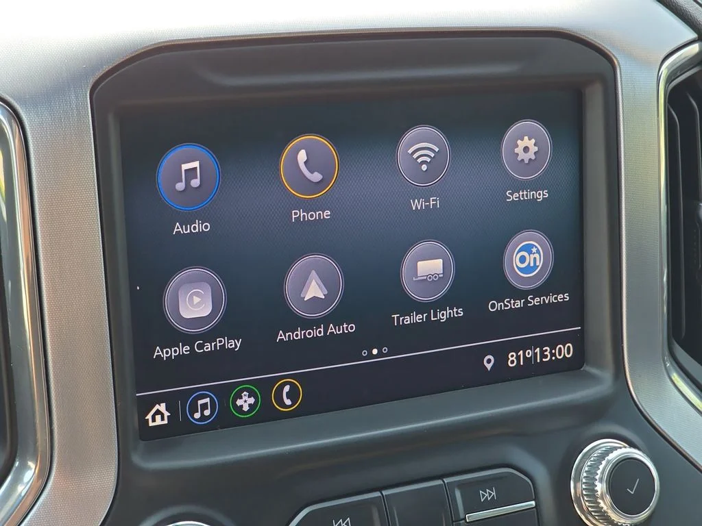 Used 2020 White GMC Elevation image 21