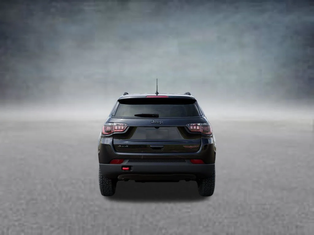 New 2026 Diamond Black Crystal Pearl-Coat Exterior Paint Jeep Trailhawk image 7