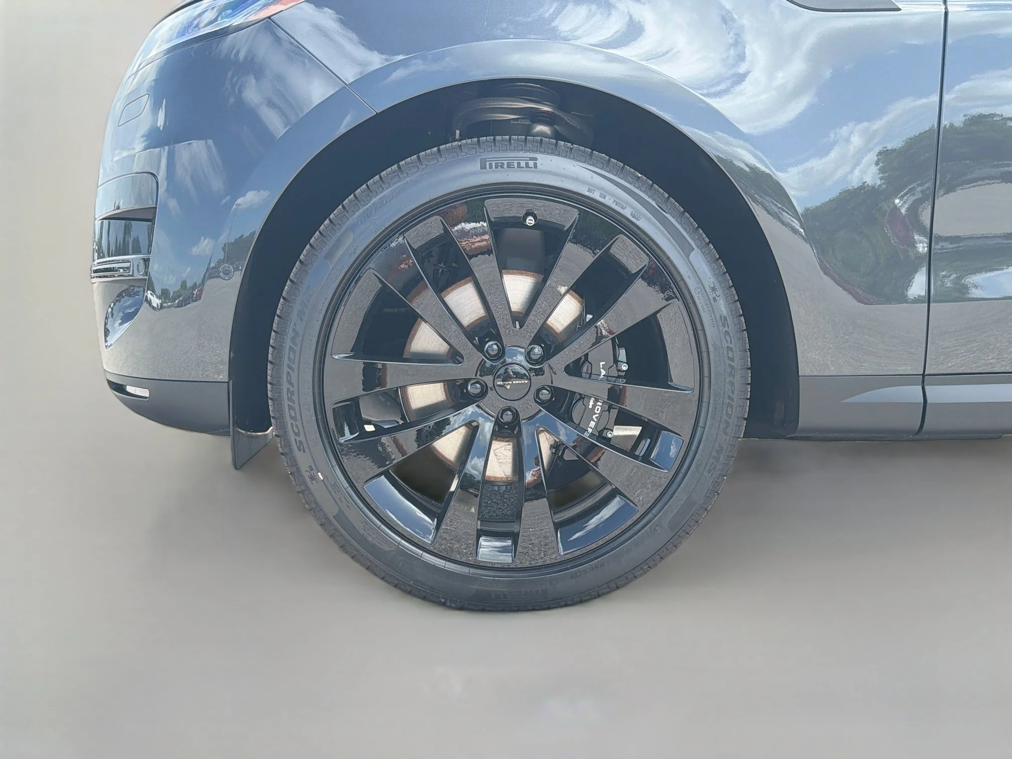 New 2026 Carpathian Grey Land Rover SE image 43
